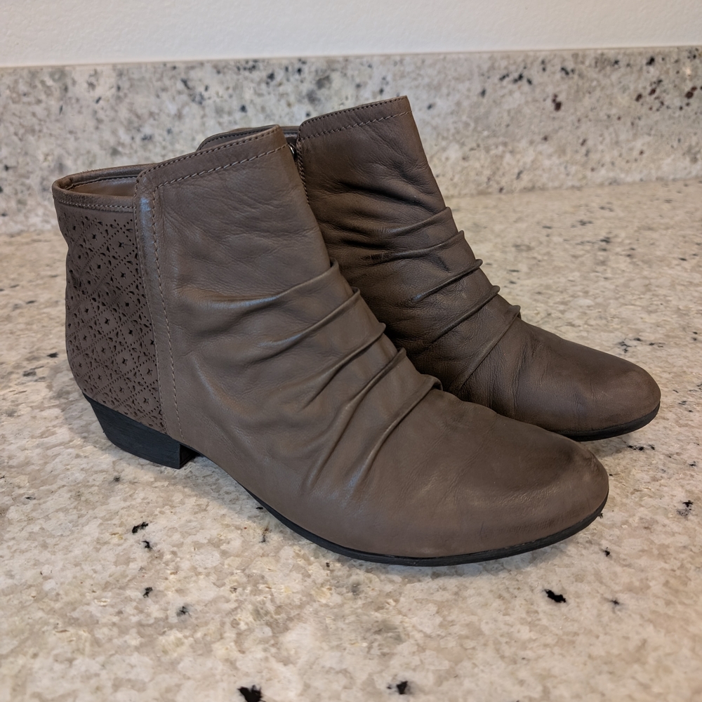 Rockport Carly Bootie - Taupe 11